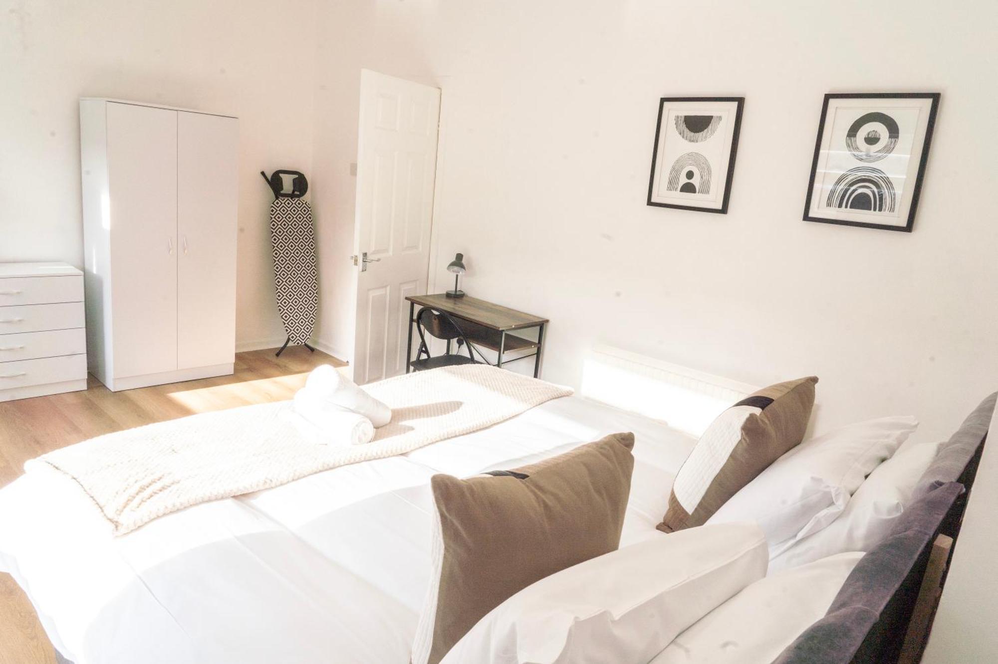 Mideyah Stays - 3 Bed Comfy House คาร์ดิฟฟ์ ภายนอก รูปภาพ