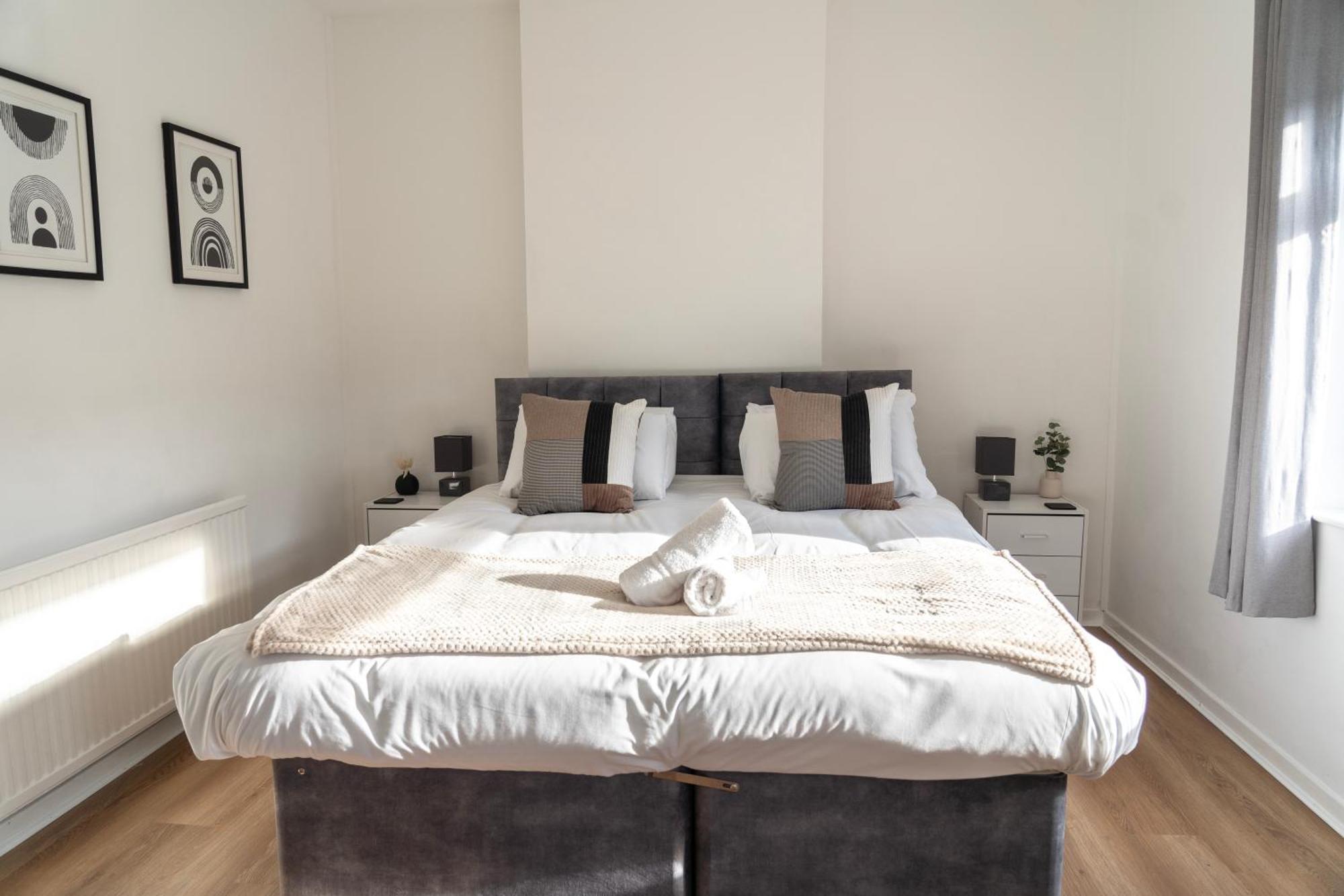 Mideyah Stays - 3 Bed Comfy House คาร์ดิฟฟ์ ภายนอก รูปภาพ
