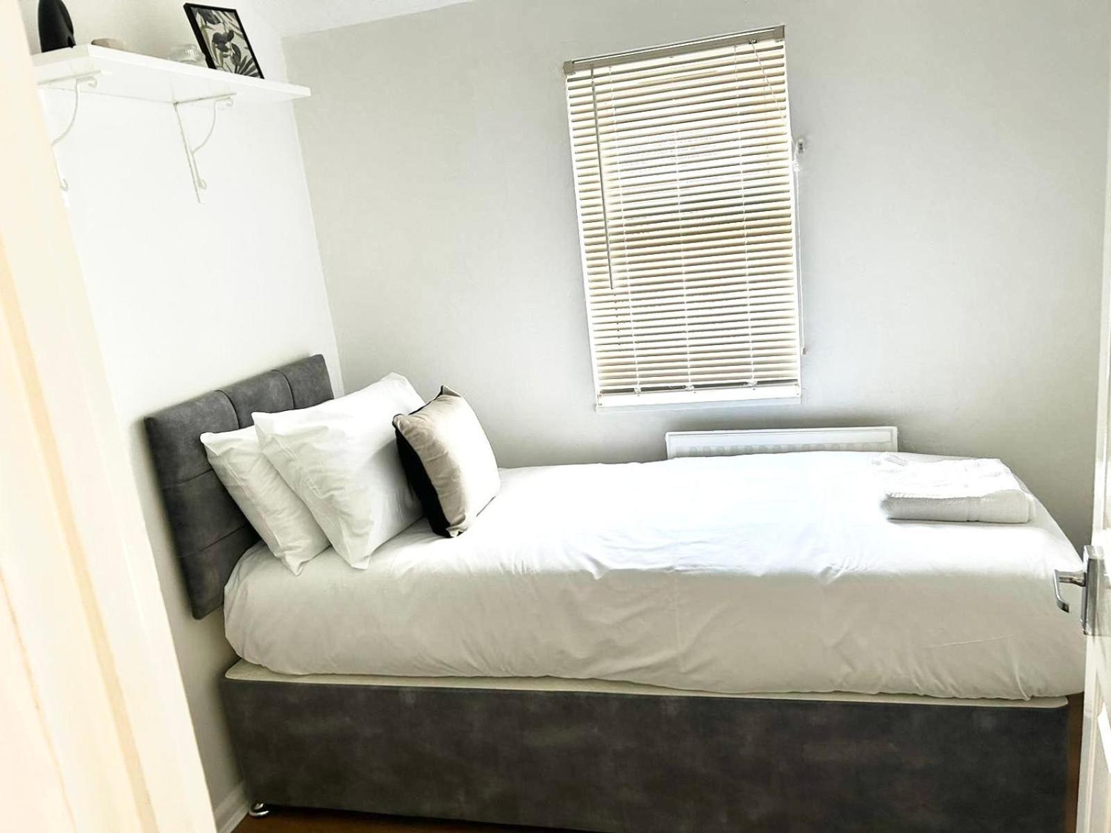 Mideyah Stays - 3 Bed Comfy House คาร์ดิฟฟ์ ภายนอก รูปภาพ