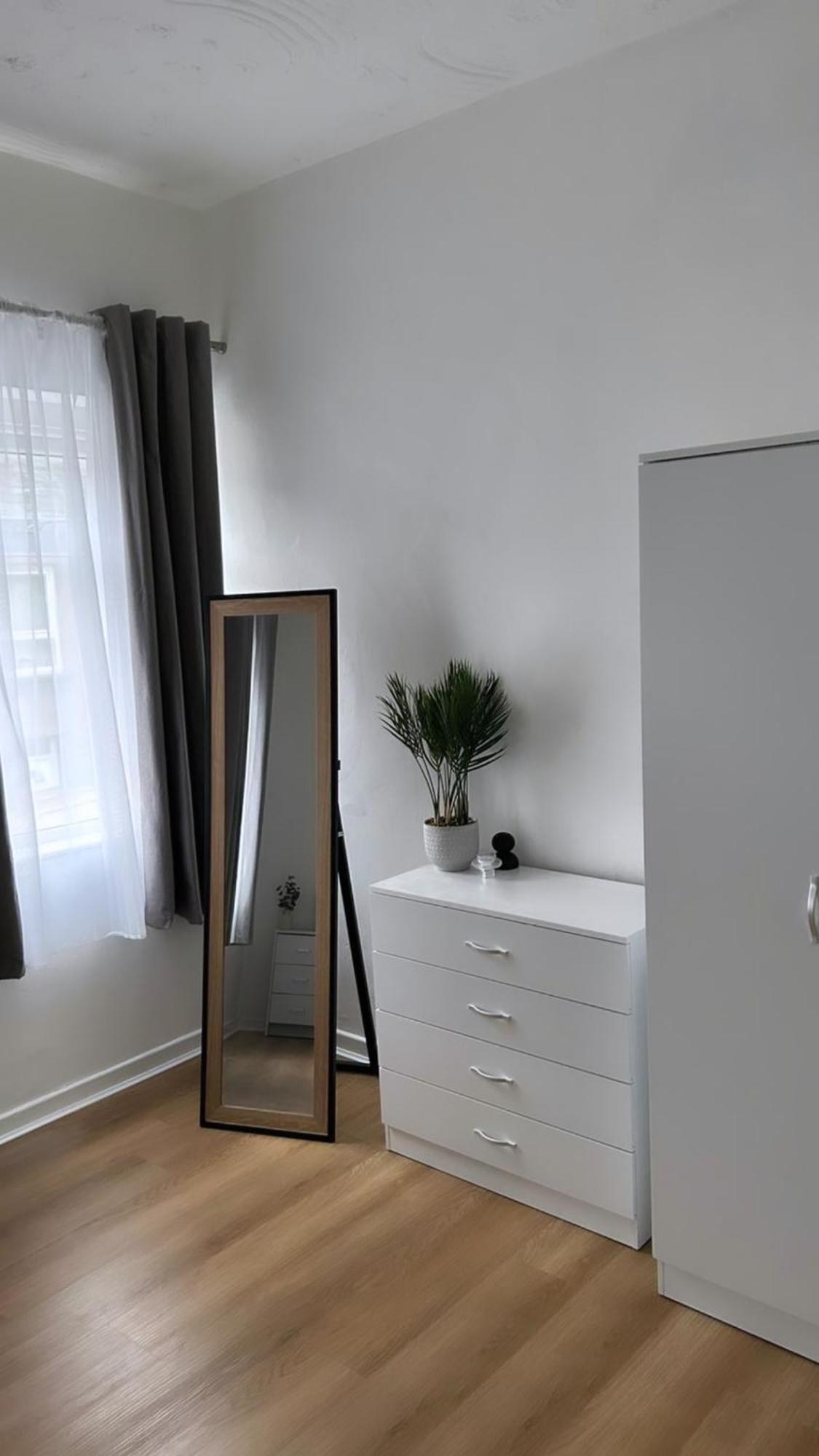 Mideyah Stays - 3 Bed Comfy House คาร์ดิฟฟ์ ภายนอก รูปภาพ